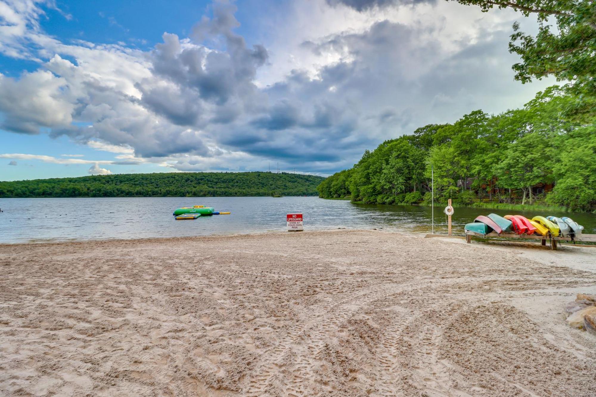 Lake Harmony Home About Half Mi To Big Boulder Mountain Bagian luar foto