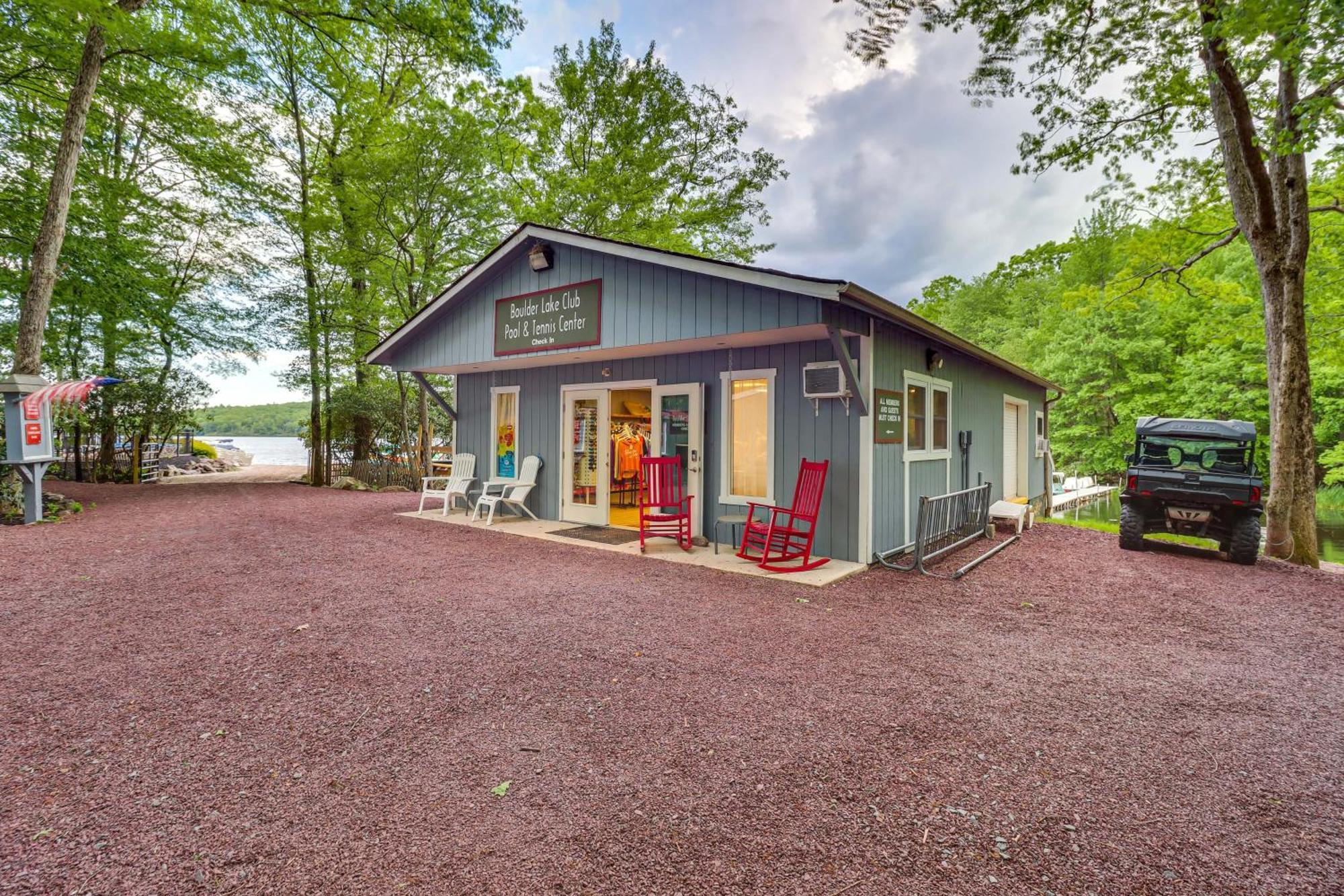 Lake Harmony Home About Half Mi To Big Boulder Mountain Bagian luar foto